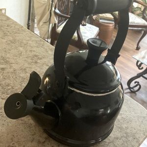 Le Creuset Tea Kettle Black